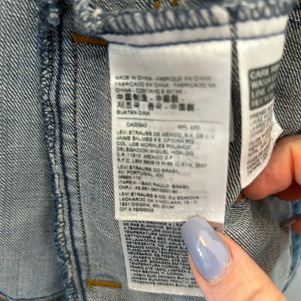 Levi’s Blue Denim Button Trucker Jacket | Size Large - Picture 8 of 10